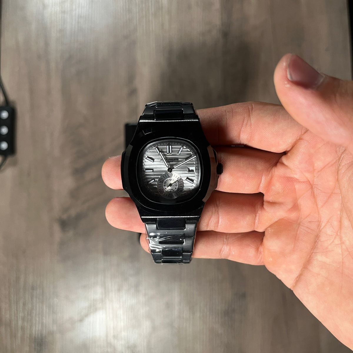 Reloj Nocturno Negro – Estilo Nautilus