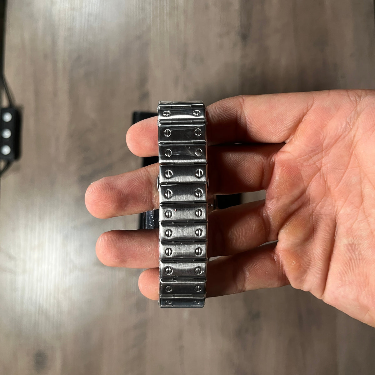 Reloj Blanco Clásico – Estilo Santos