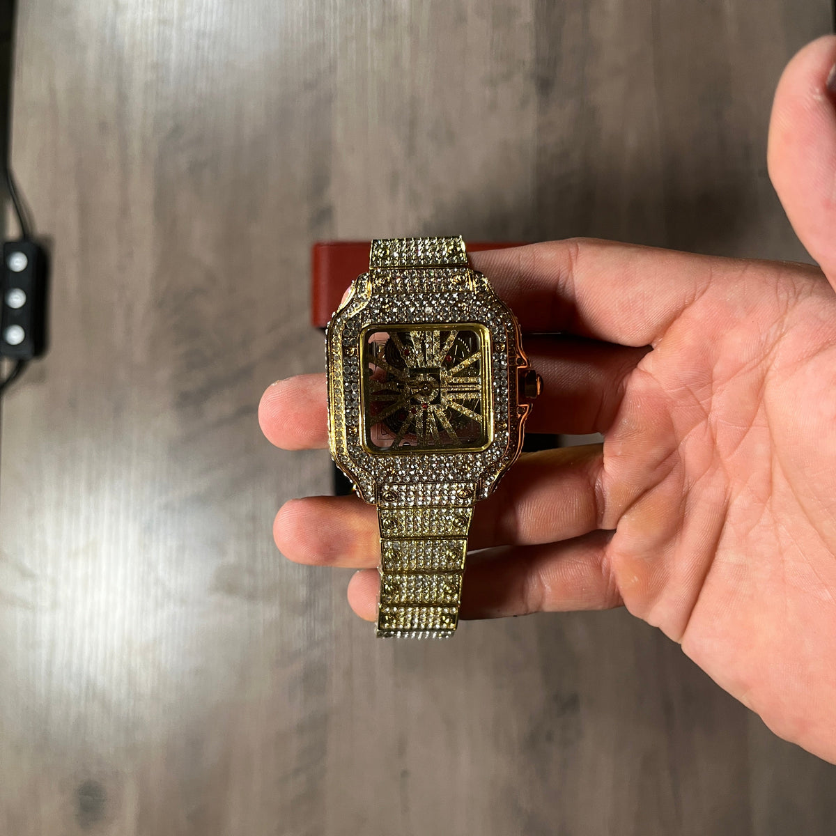 Reloj Full Ice Dorado Esqueleto – Estilo Santos