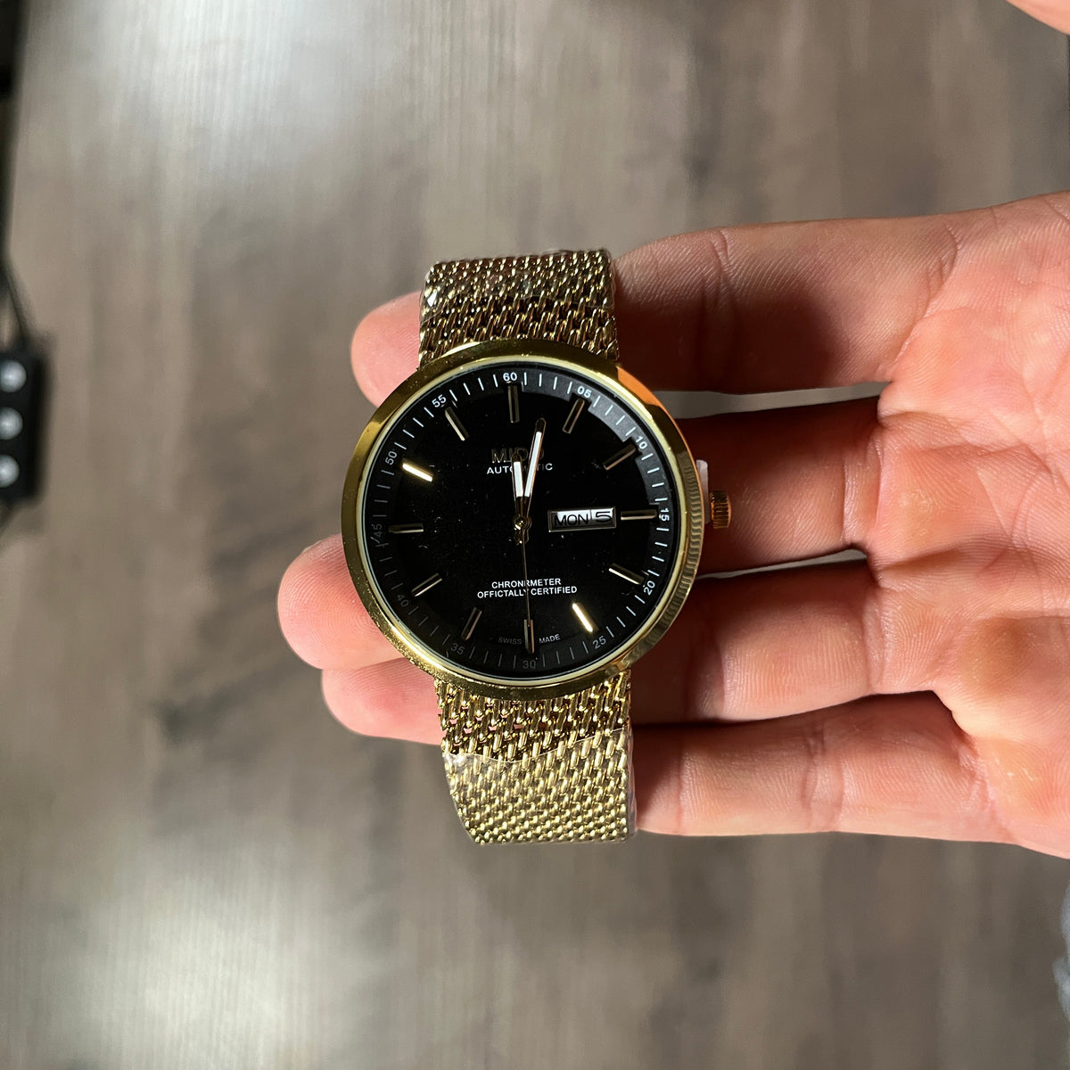 Reloj Dorado Chronometer – Estilo Mido