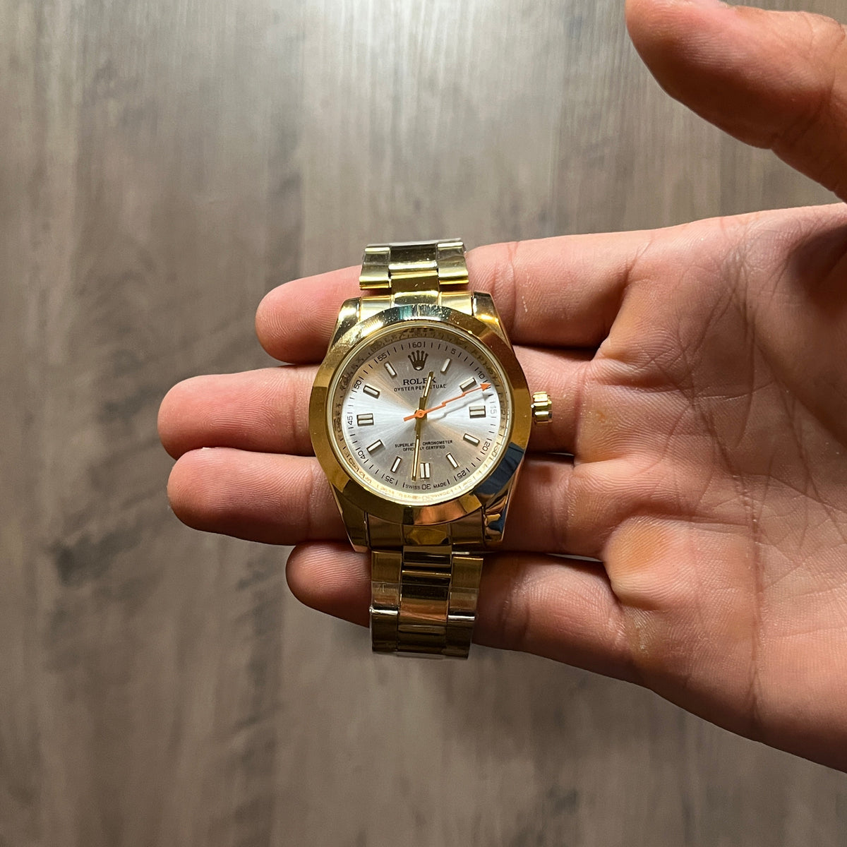 Reloj Dorado Solar – Estilo Oyster Perpetual
