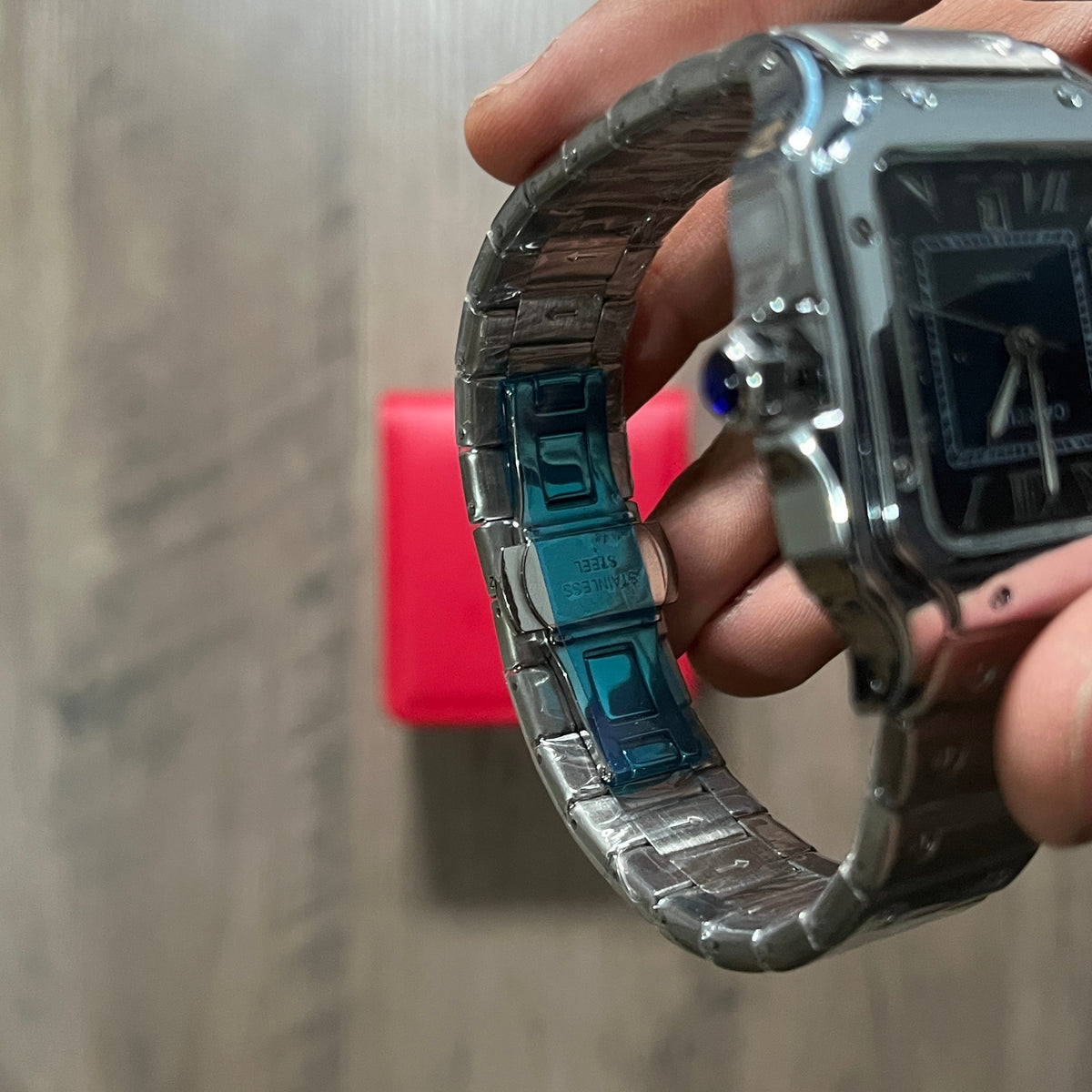 Reloj Azul Acero Clásico – Estilo Santos