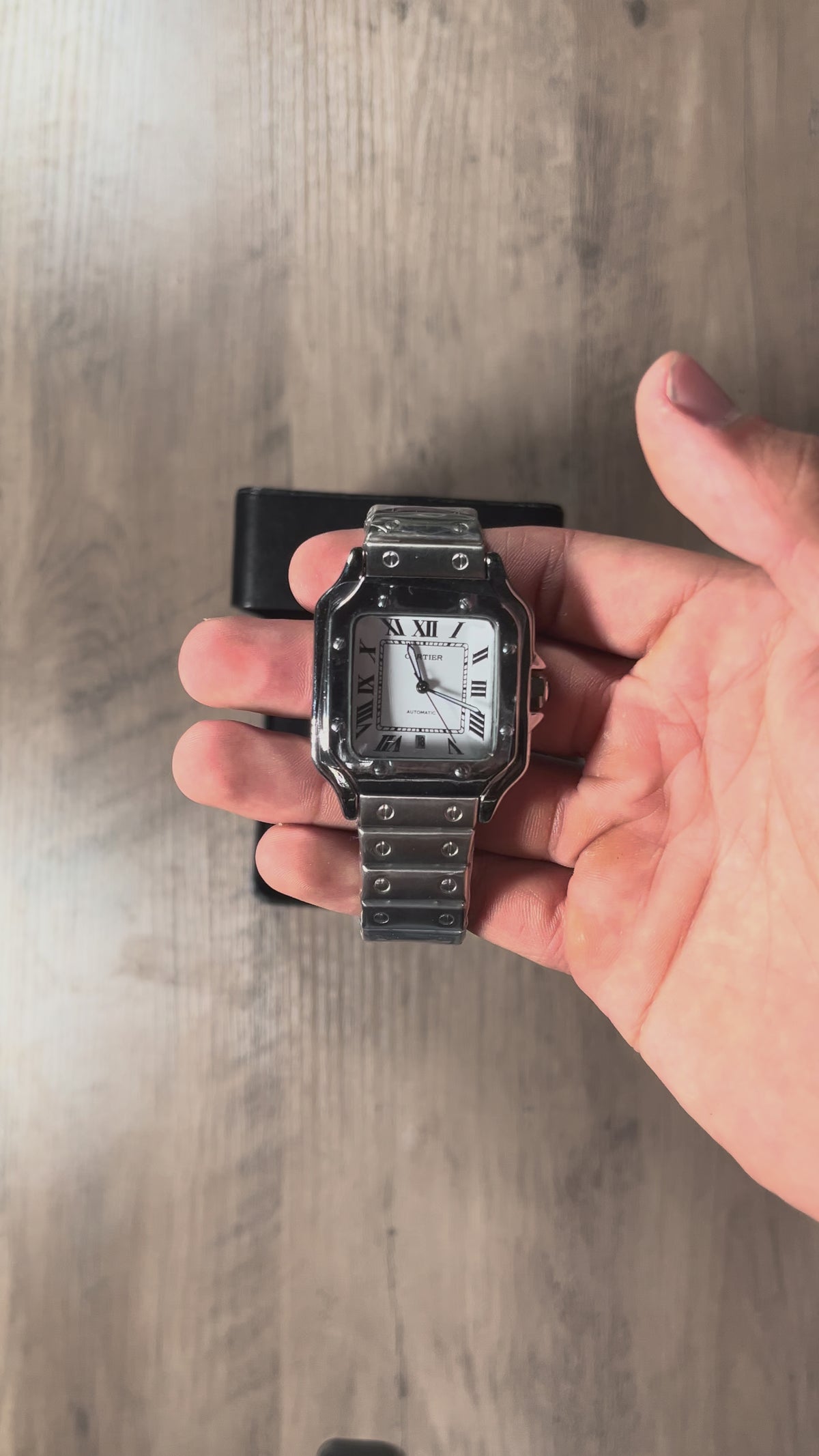 Reloj Blanco Clásico – Estilo Santos
