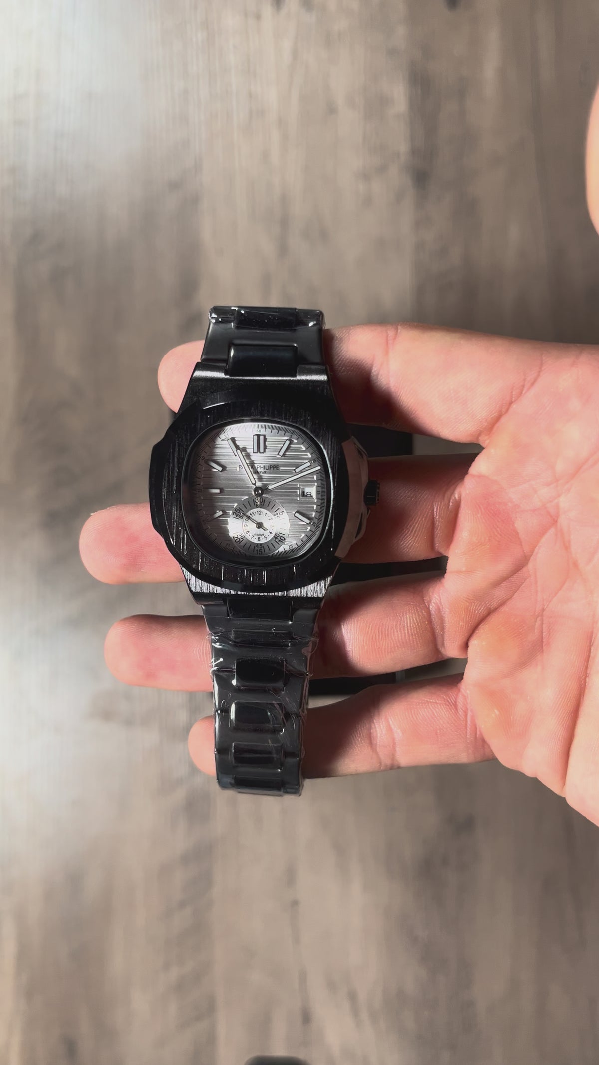 Reloj Nocturno Negro – Estilo Nautilus